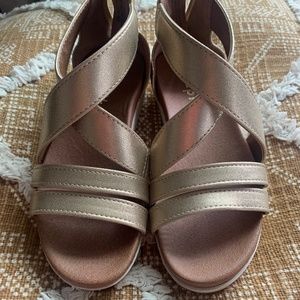 Kidpik sz 13 gold wedge sandals